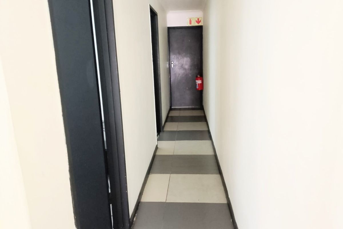 House Pending Sale In Cape Town - Photo 3