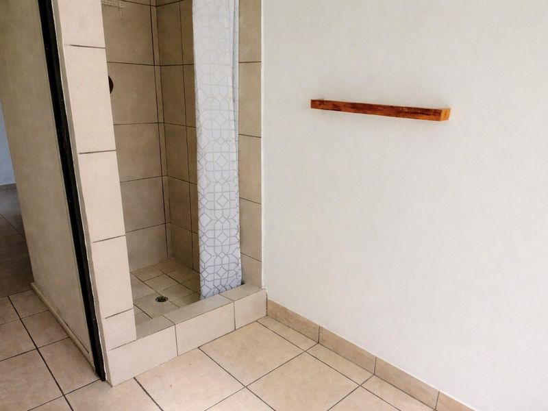 House Pending Sale In Cape Town - Photo 7