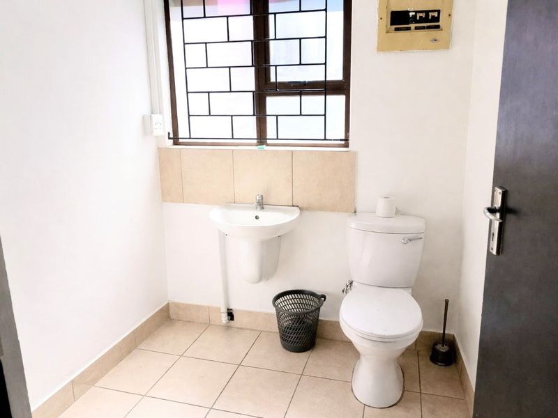 House Pending Sale In Cape Town - Photo 6