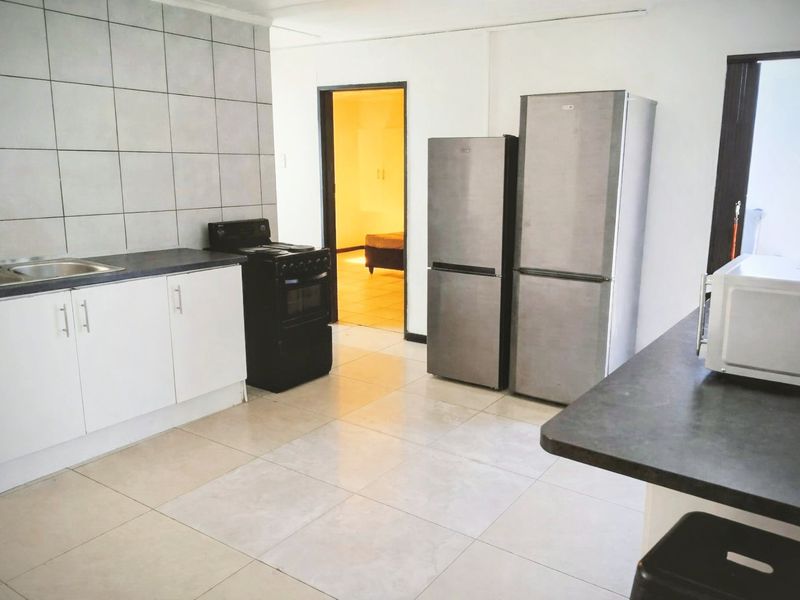 House Pending Sale In Cape Town - Photo 4