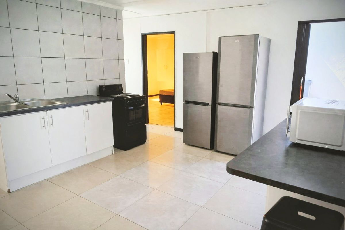 House Pending Sale In Cape Town - Photo 4