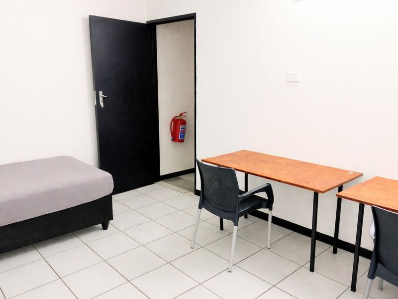 House Pending Sale In Cape Town - Photo 10