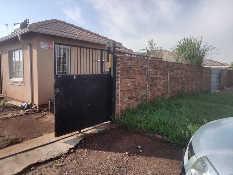 House For Sale In Alberton - Photo 2