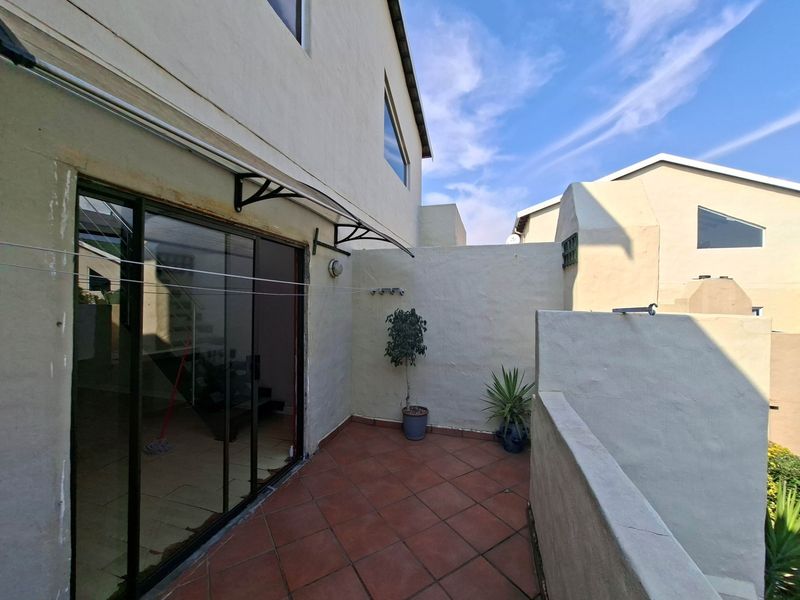Apartment For Sale In Randburg - Photo 10