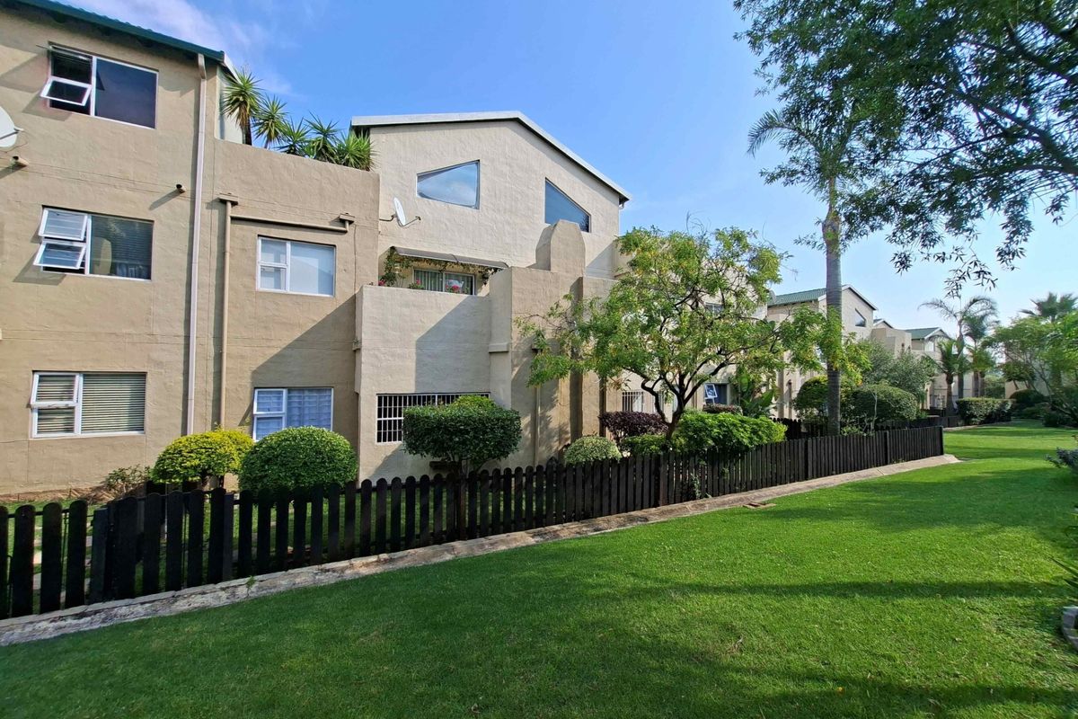 Apartment For Sale In Randburg - Photo 4