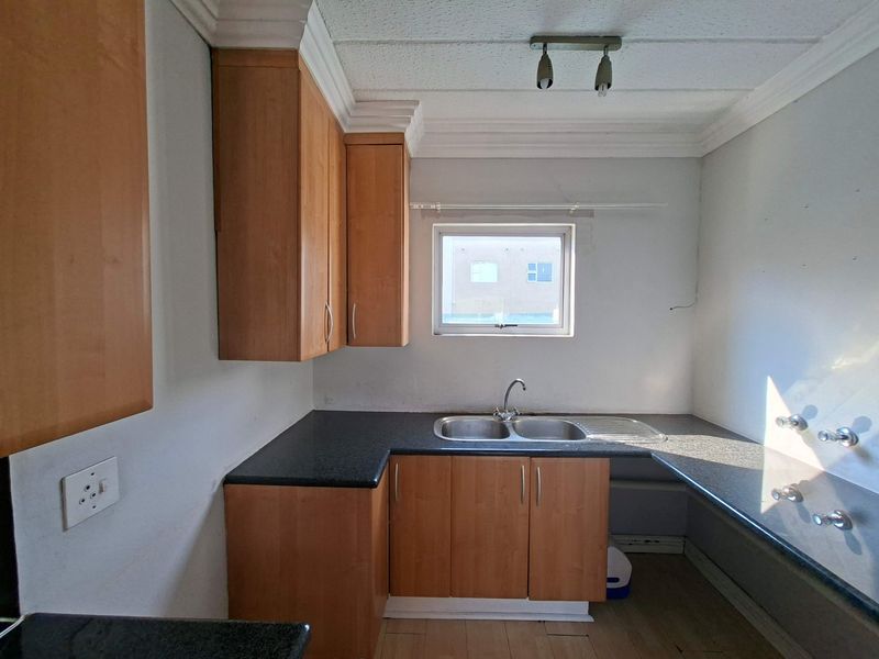 Apartment Rental Monthly In Randburg - Photo 8