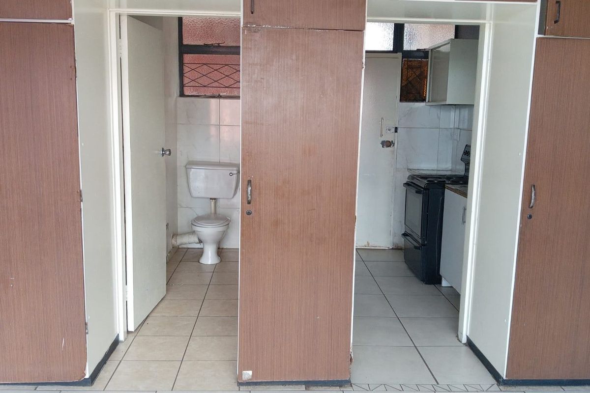 Apartment For Sale In Pretoria - Photo 4