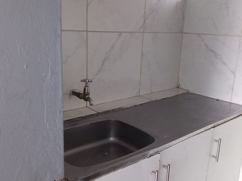 Apartment For Sale In Pretoria - Photo 3