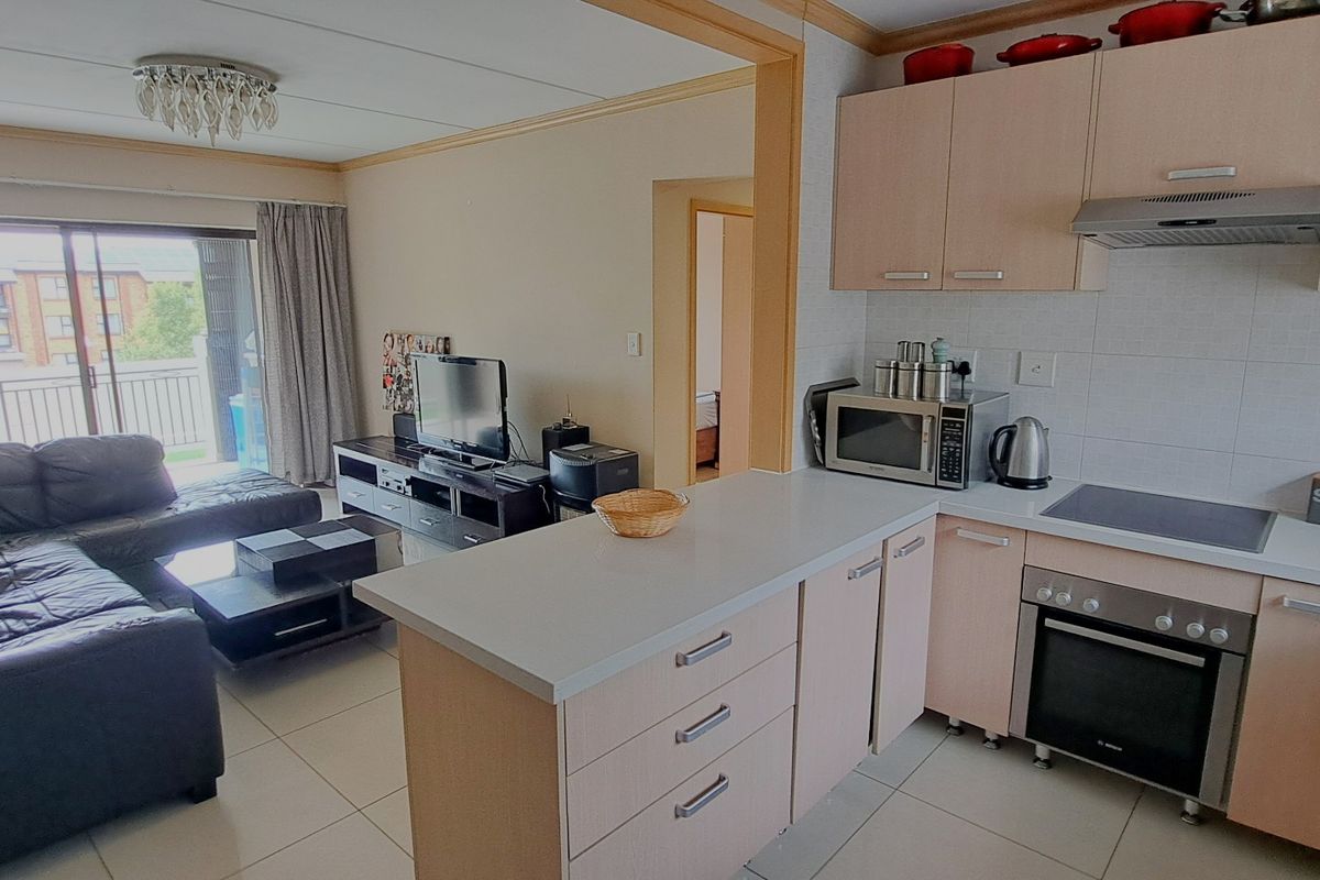 Apartment For Sale In Midrand - Photo 2
