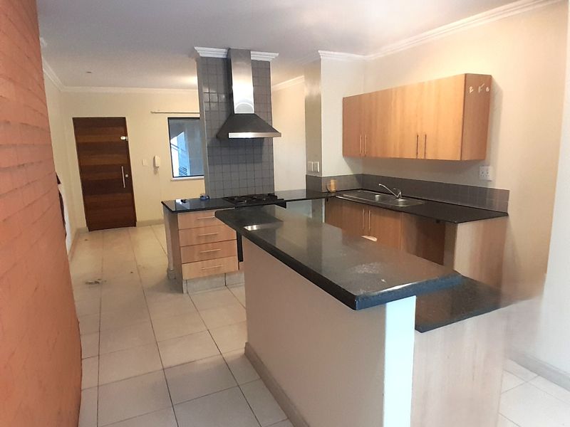 Apartment Rental Monthly In Sandton - Photo 2
