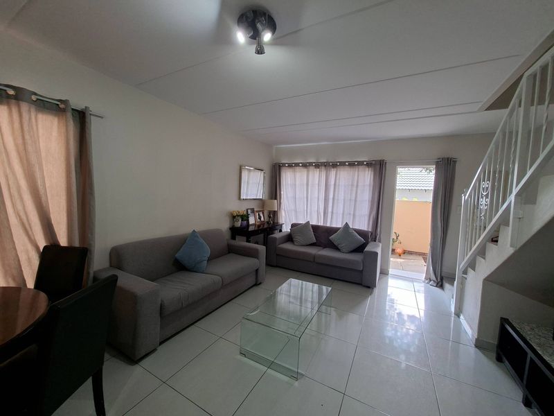 Townhouse For Sale In Randburg - Photo 8