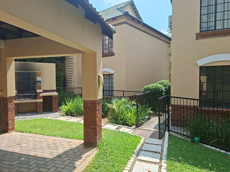 Townhouse For Sale In Randburg - Photo 7