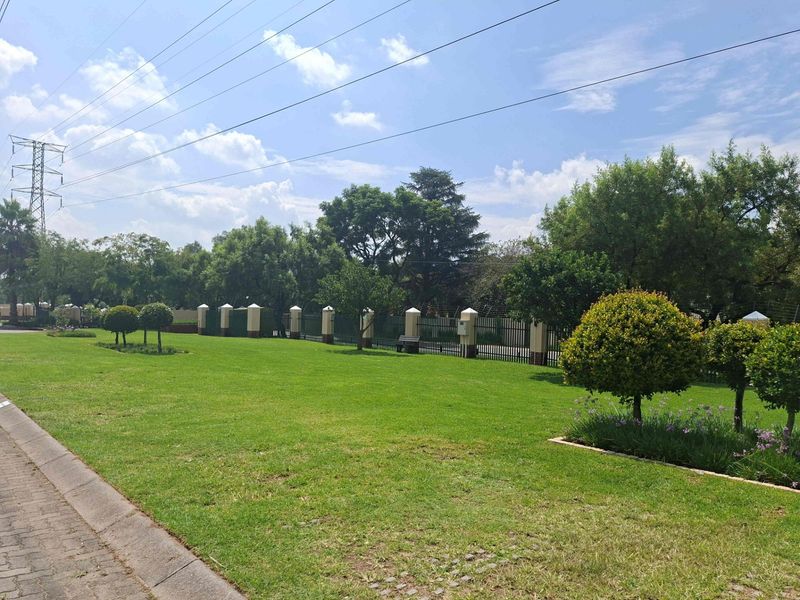 Townhouse For Sale In Randburg - Photo 5