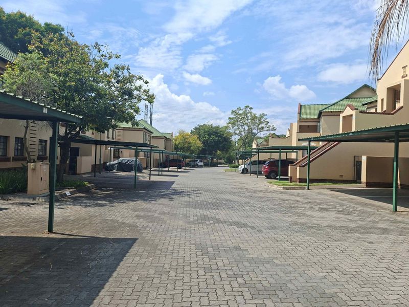 Townhouse For Sale In Randburg - Photo 2