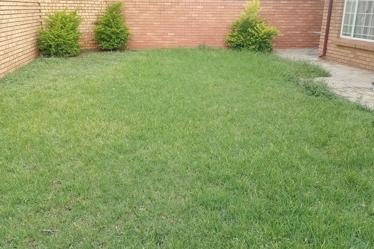 Townhouse For Sale In Pretoria - Photo 3