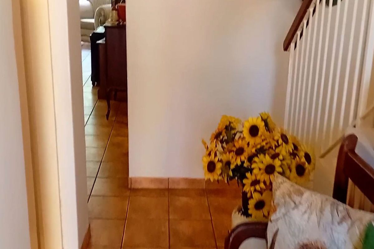 Townhouse For Sale In Pretoria - Photo 2