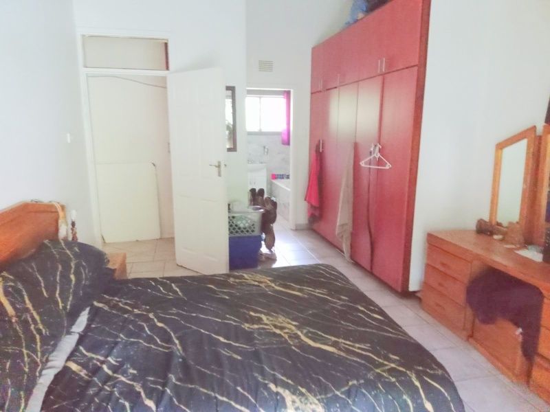 Townhouse For Sale In Amanzimtoti - Photo 4