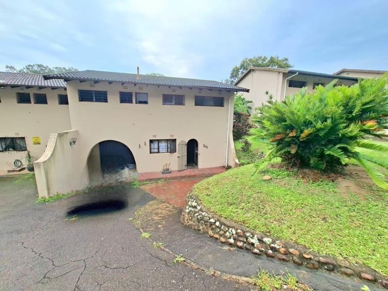 Townhouse For Sale In Amanzimtoti - Photo 9