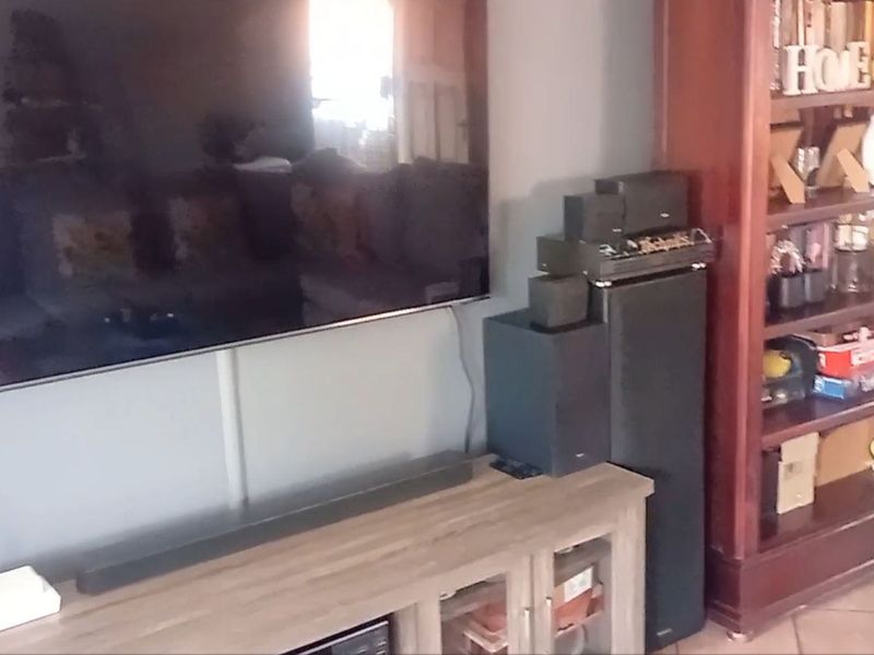 Townhouse For Sale In Pretoria - Photo 3