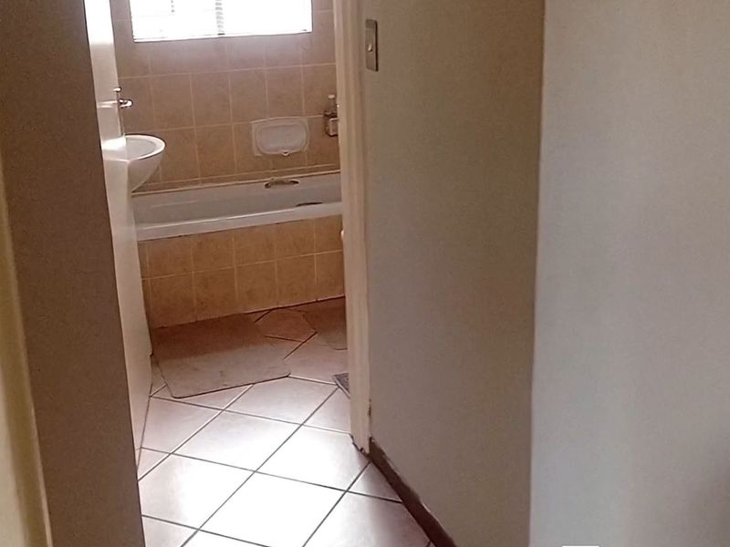 Townhouse For Sale In Pretoria - Photo 9