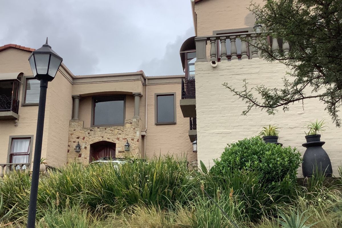 House For Sale In Pretoria - Photo 2