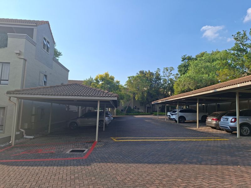 Apartment For Sale In Sandton - Photo 2