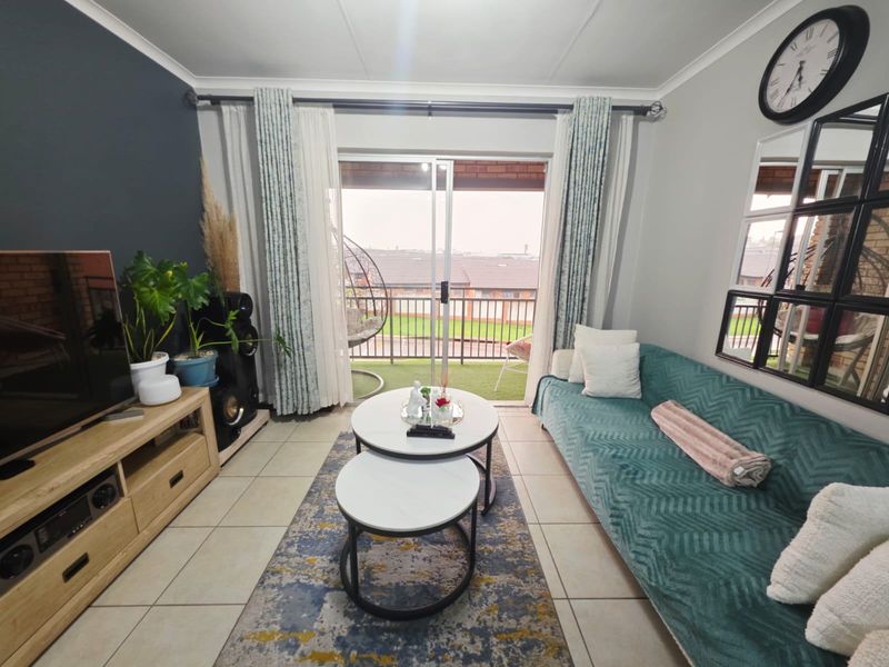 Apartment For Sale In Midrand - Photo 2