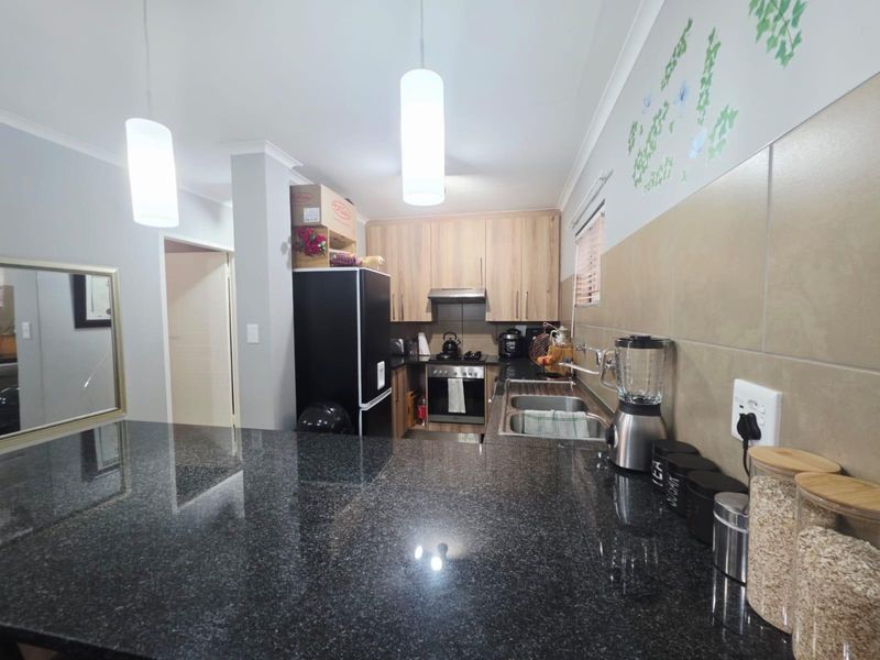 Apartment For Sale In Midrand - Photo 4