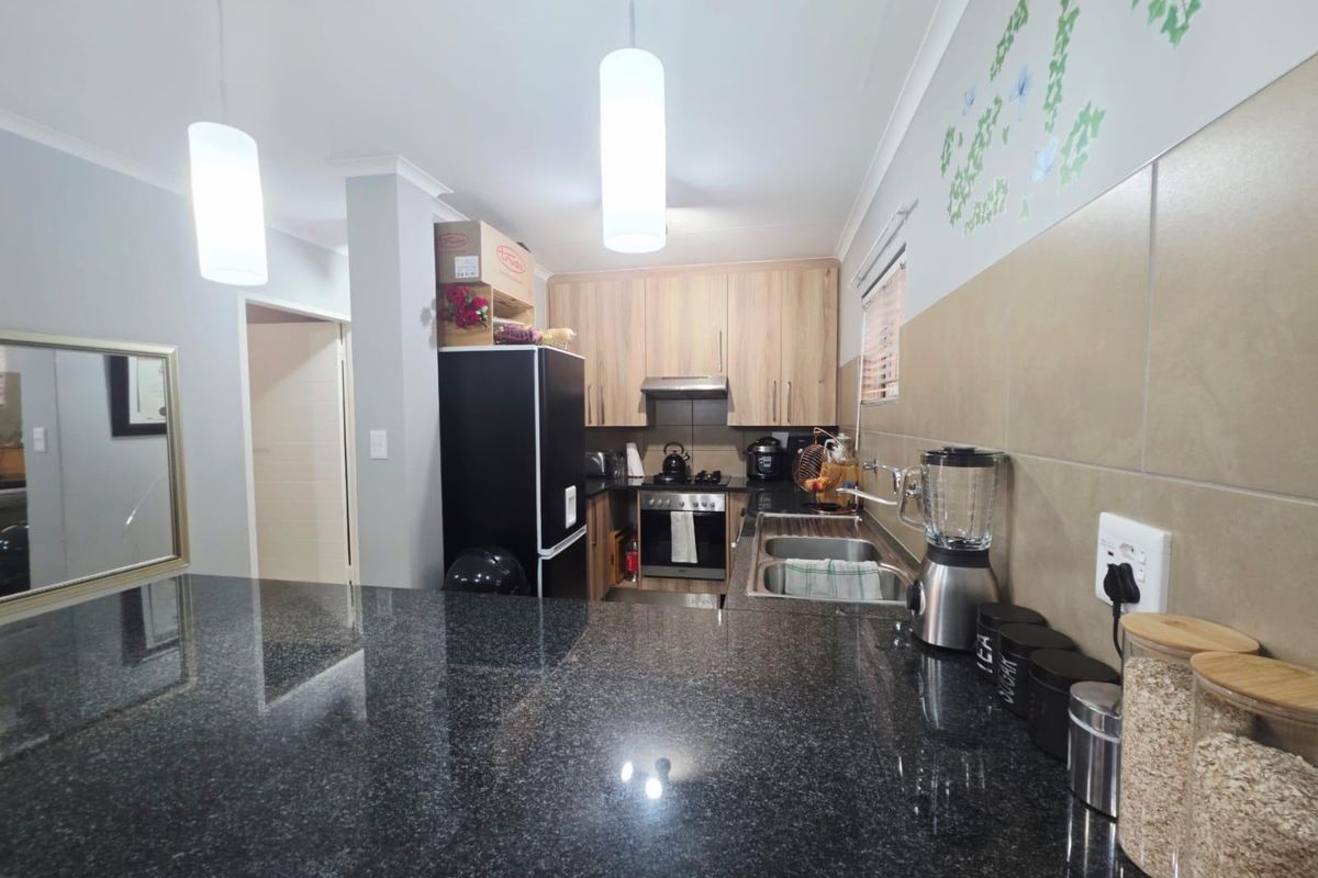 Apartment For Sale In Midrand - Photo 4