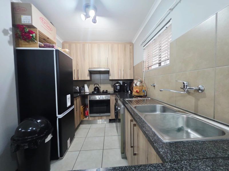 Apartment For Sale In Midrand - Photo 3