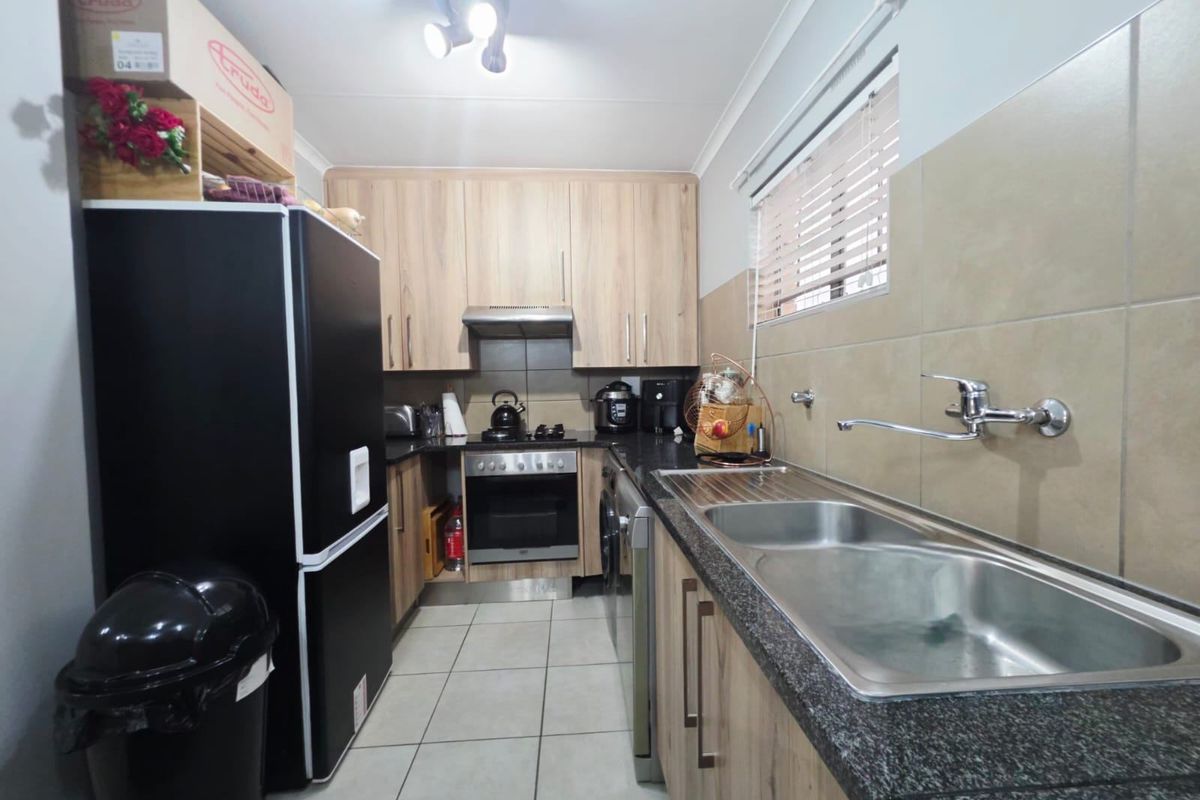 Apartment For Sale In Midrand - Photo 3