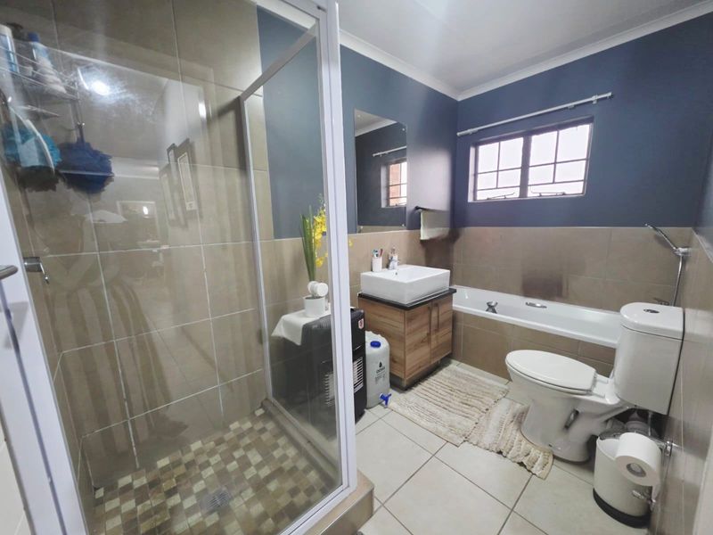 Apartment For Sale In Midrand - Photo 9