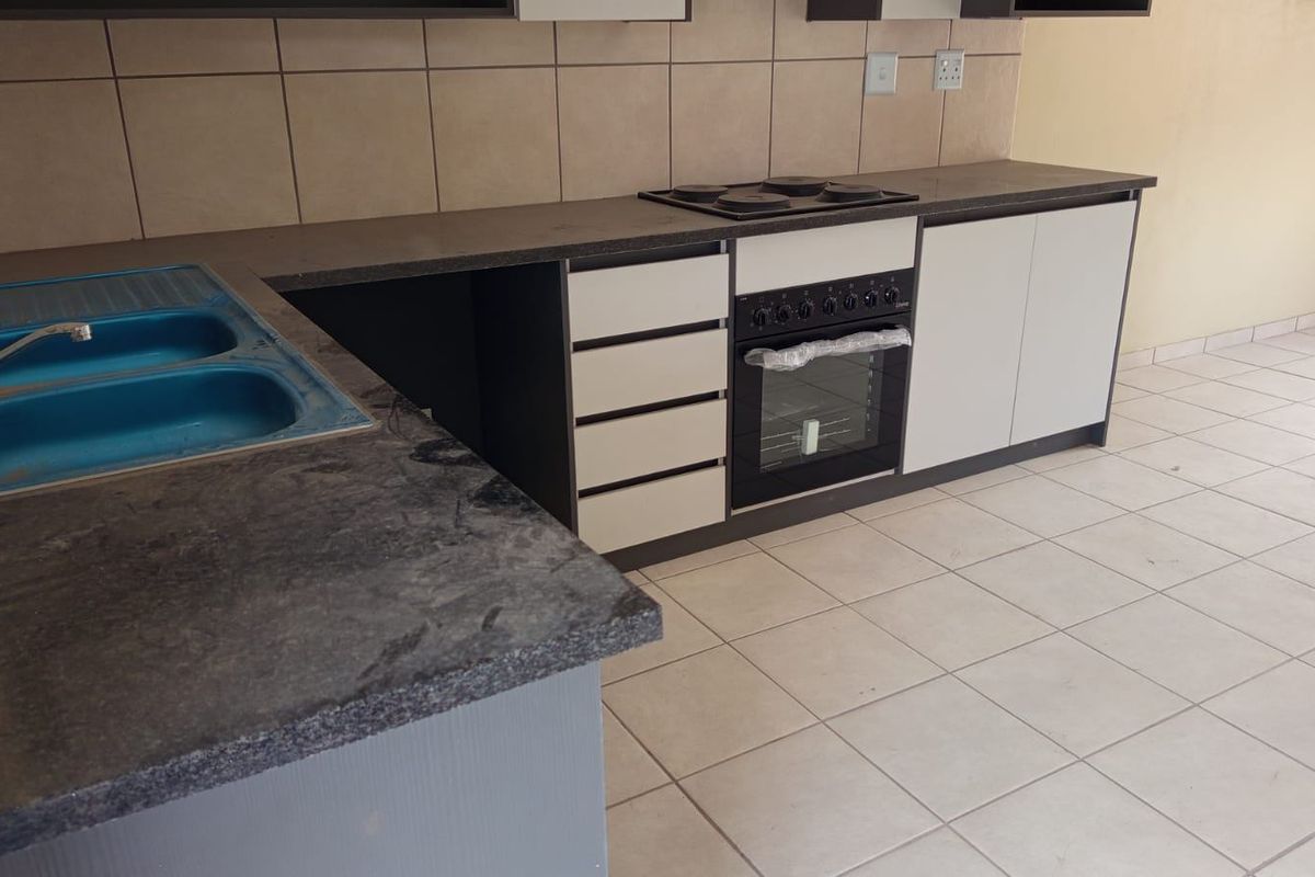 Apartment Rental Monthly In Benoni - Photo 4