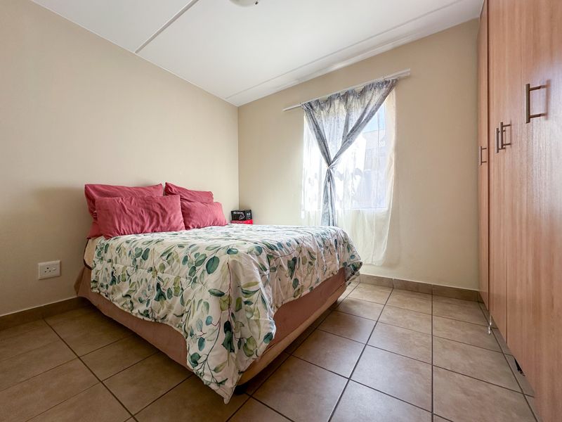 Apartment For Sale In Johannesburg - Photo 7