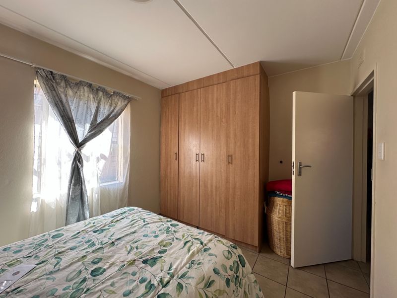 Apartment For Sale In Johannesburg - Photo 8