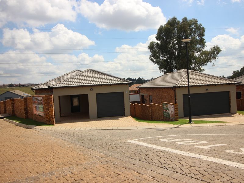 Townhouse For Sale In Witbank - Photo 1