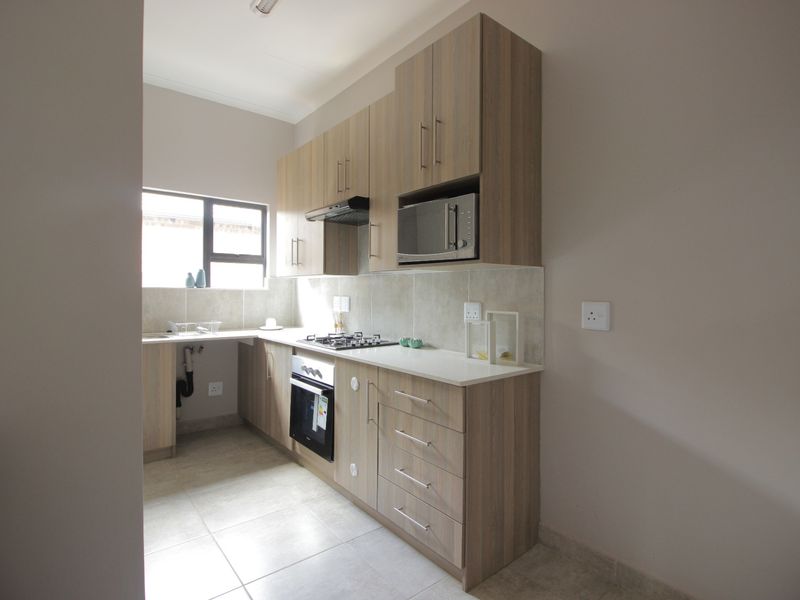 Townhouse For Sale In Witbank - Photo 7