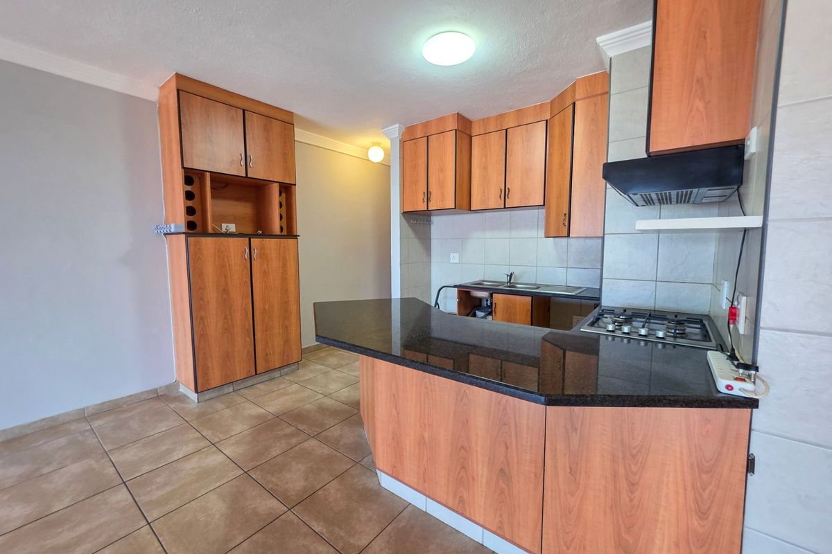 Apartment For Sale In Margate - Photo 5