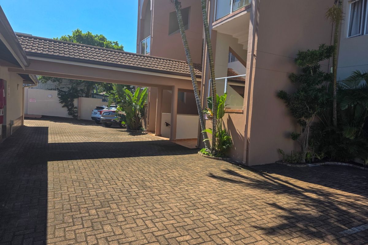 Apartment For Sale In Margate - Photo 3