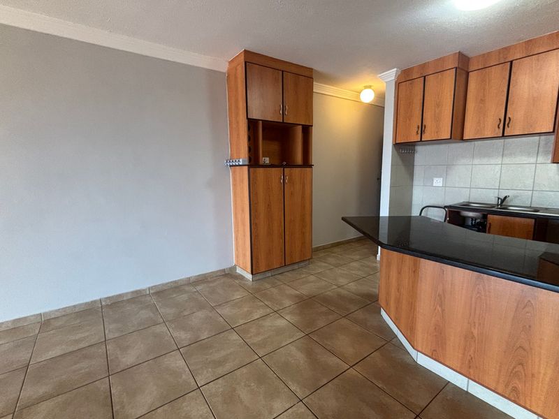 Apartment For Sale In Margate - Photo 6