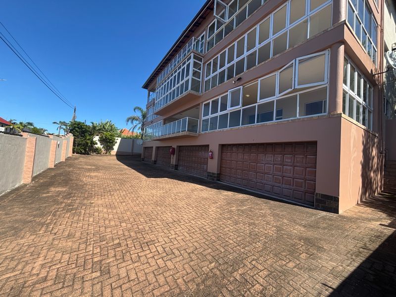 Apartment For Sale In Margate - Photo 2