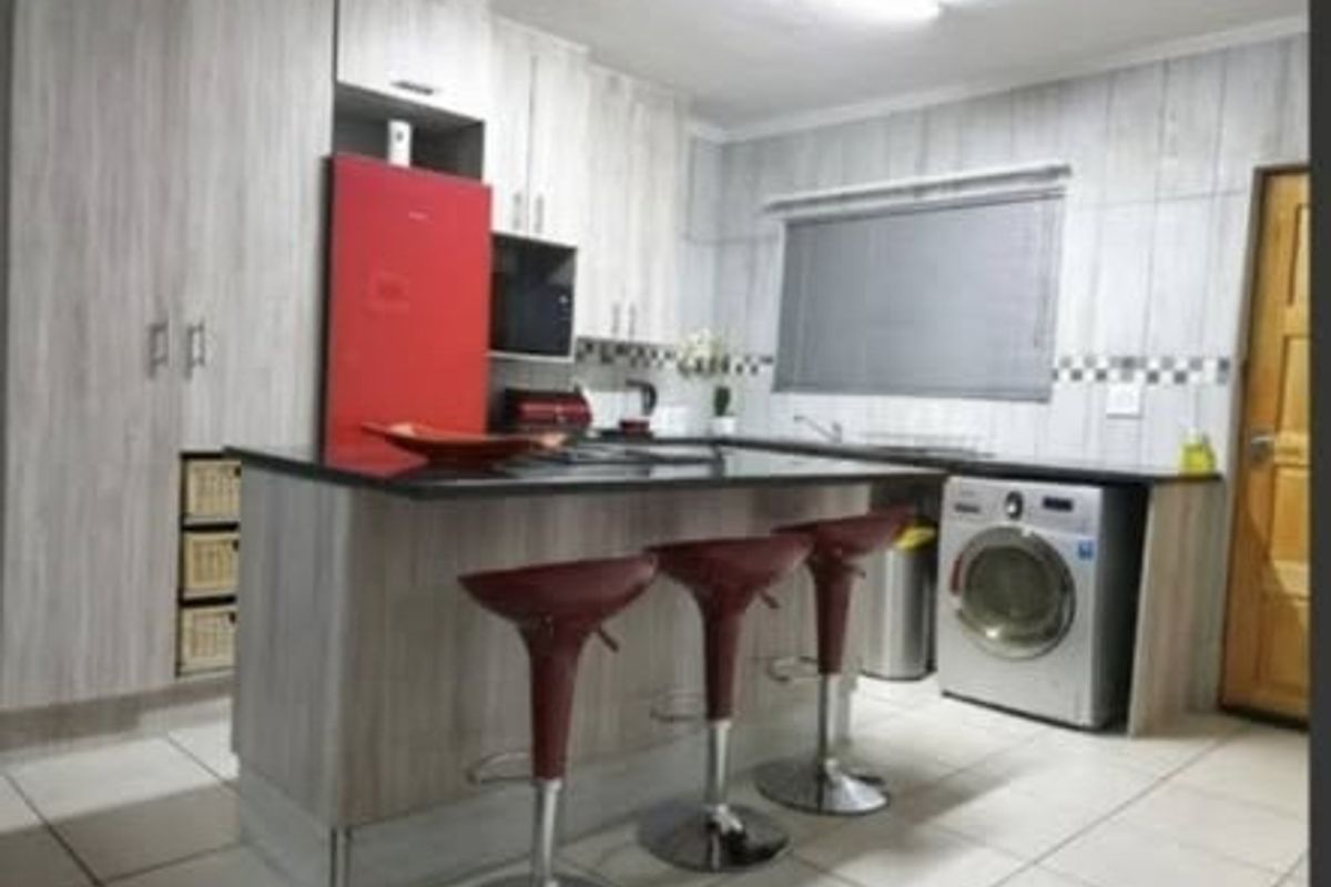Apartment Rental Monthly In Kempton Park - Photo 4