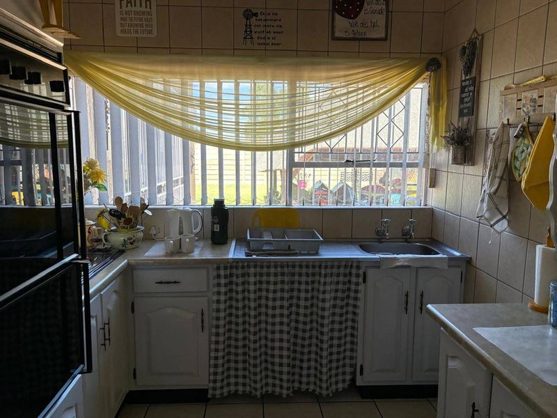 House For Sale In Boksburg - Photo 4