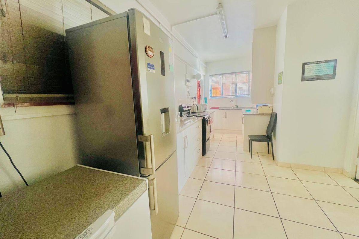 Apartment For Sale In Durban - Photo 2