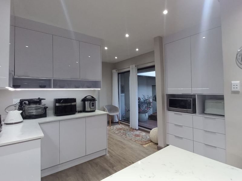 House Rental Monthly In Pretoria - Photo 2