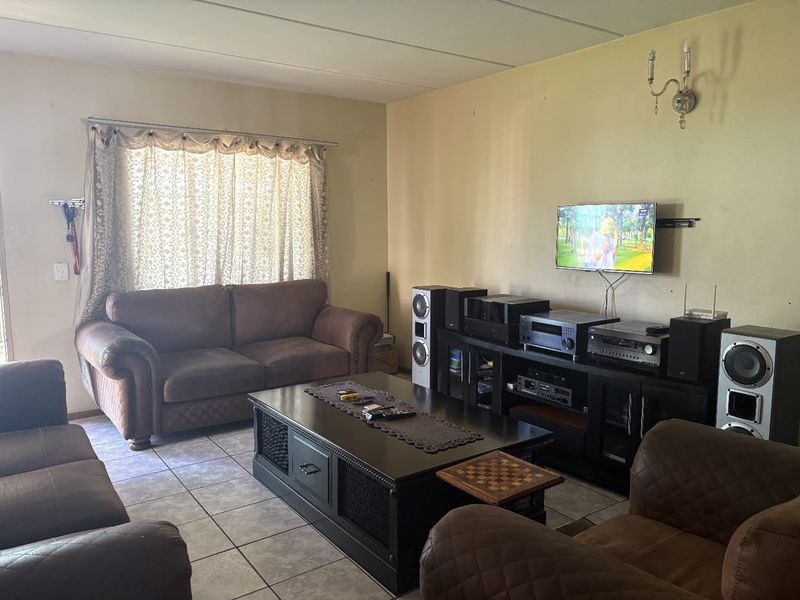 Apartment For Sale In Boksburg - Photo 8
