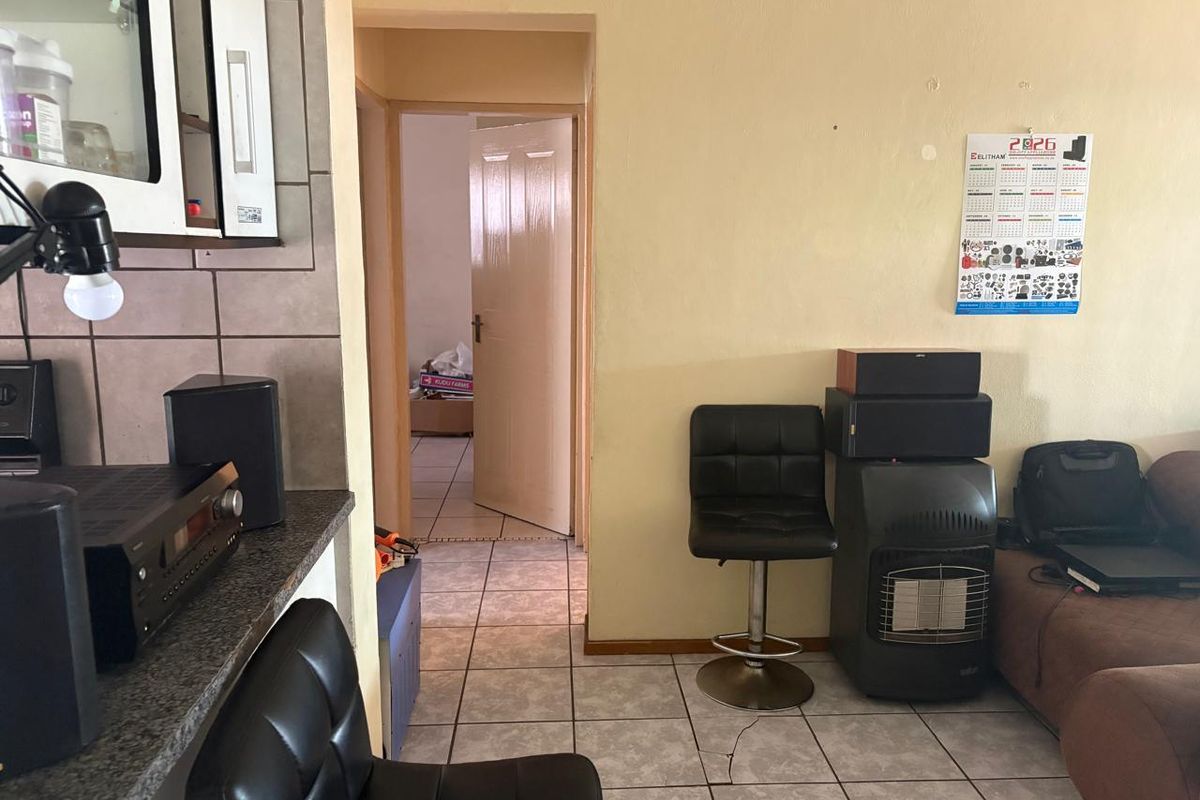 Apartment For Sale In Boksburg - Photo 4