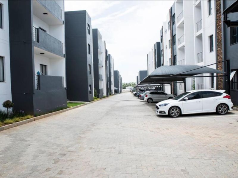 Apartment For Sale In Midrand - Photo 3