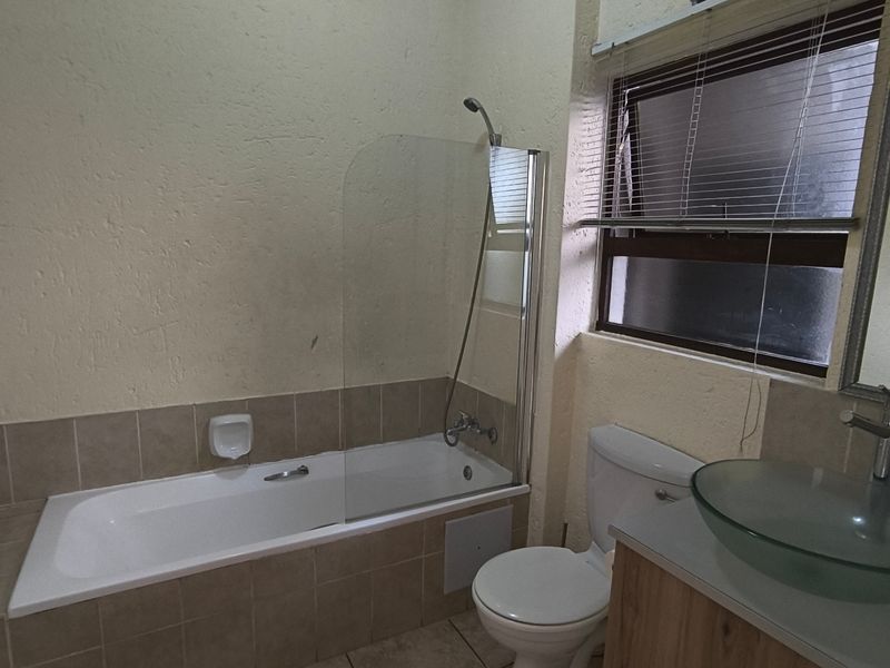 Apartment Rental Monthly In Sandton - Photo 7