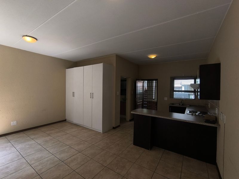 Apartment Rental Monthly In Sandton - Photo 4
